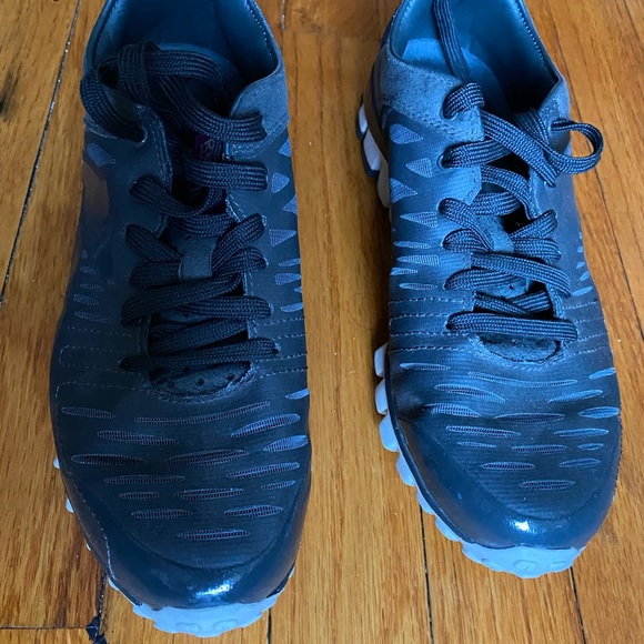 Training Reeboks - Picture 3 of 10